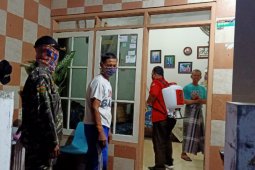 Perkampungan sekitar  Pabrik Sampoerna Surabaya disemprot disinfektan