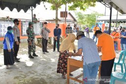 9.329 HSS residents receive Social Ministry cash assistance