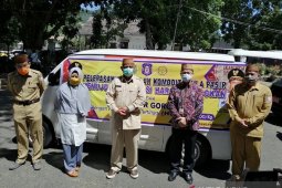 Foto - Gubernur Gorontalo lepas stok gula pasir ke pasar