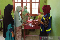 Cegah COVID-19, SMGP berdayakan warga produksi masker