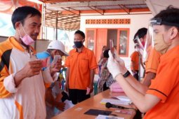 Kantor Pos Tanjung Tabalong  salurkan BST tahap pertama