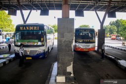 Terminal Purabaya sepi penumpang