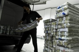 Rupiah terus menguat
