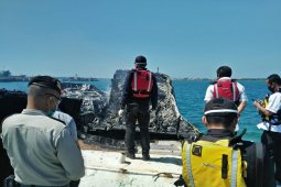 Polisi selidiki  dua "eks kapal asing"  terbakar di pelabuhan Benoa