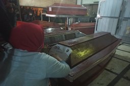 Jenazah korban kapal tanker terbakar di Belawan diserahkan kepada keluarga