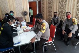 Personel Polsek KPL Jayapura ikuti tes cepat COVID-19