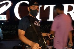 Sempat ingin mencabut badik dipinggang, oknum polisi terlibat narkoba ini akhirnya ditangkap