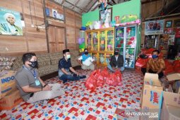 DPRD Kalsel berbagi sembako sambil serap aspirasi