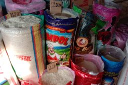 Harga beras antarpulau di Kota Ambon normal