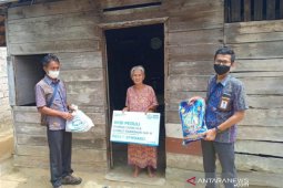 YBM PLN Babel bagikan 990 paket sembako untuk dhuafa terdampak COVID-19