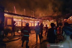Gedung SMP di Pekanbaru ludes terbakar saat libur PSBB