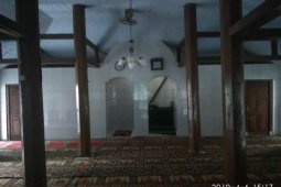 Masjid Cikoneng Menes, Pandeglang pusat syiar Islam di Banten