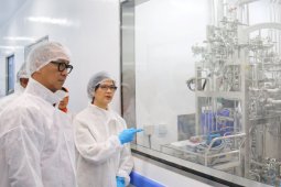 Dorong kemandirian industri alat kesehatan dan farmasi