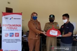 Pertamina salurkan bantuan bahan pangan ke warga Mentok