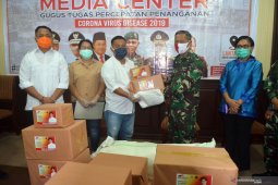 Mercy Barends Bantu APD untuk sejumlah rumah sakit rujuk COVID-19 di Ambon