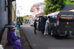 Dokkes Polda Kalsel berikan bantuan swab PCR dan rapid test
