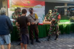 Dapur umum Ramadhan oleh Kodam Udayana tetap berjalan selama COVID-19