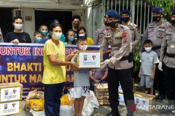 Sat Brimob Polda Sumut beri bantuan sembako untuk Panti Asuhan di Medan