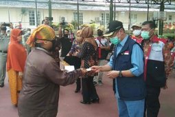 Pemkab Majalengka salurkan bantuan bagi 600 PKL
