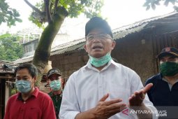 Menko PMK inspeksi penerima sembako Banpres di Bogor