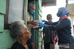 Kakwarda Melati Erzaldi "Ngabuburit" dengan bagikan paket buka puasa
