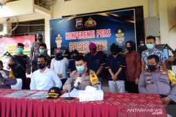Diduga terlibat prostitusi online, tiga orang diringkus polisi