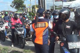 Puluhan polisi amankan arus mudik di Klungkung
