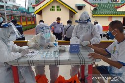 Pedagang pasar di Tanjung Pandan Belitung ikuti uji cepat virus COVID-19
