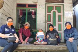 ANTAM salurkan sembako dan santunan 195 anak yatim di enam desa