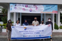 Gugus Tugas COVID-19 Sumut salurkan bantuan sembako untuk  sopir angkutan umum