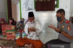 Kompol Eko berbagi untuk Pondok Pesantren di sela Sespimmen