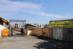 239 warga terindikasi  terpapar corona tempati Asrama Haji Surabaya