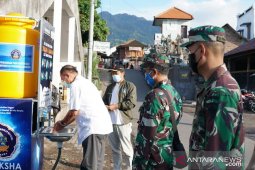 Undiksha dan Kodim Buleleng berikan wastafel di pasar tradisional