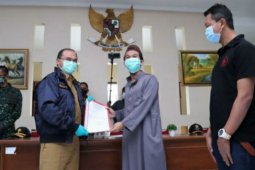 Gubernur Babel serahkan 16 surat sehat pasien COVID-19