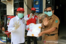 PMI salurkan hazmat ke semua puskesmas