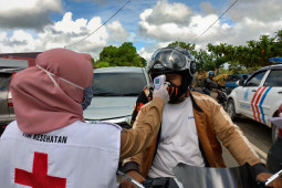 Bupati Pantau Pos Terpadu Pemcegahan COVID-19 Perbatasan Tapin-Batola