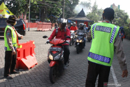 Hari kedua PSBB, ribuan kendaraan masuk Kota Malang