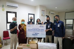 Mandiri Jambi bantu APD untuk rumah bersalin dan RS
