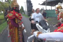 Penari Kecak Tabanan sosialisasikan pencegahan COVID-19