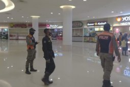 Sejumlah pusat perbelanjaan di Kota Surabaya diawasi ketat