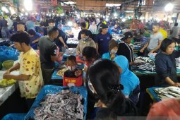Pajak ikan Pematangsiantar ramai pembeli, harga stabil