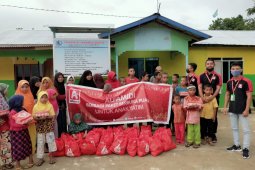 Alfamidi salurkan sembako ke panti asuhan Al Madinah di Ambon