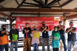 Alfamidi bagikan 1.000 paket sembako peduli COVID-19 di Jatim