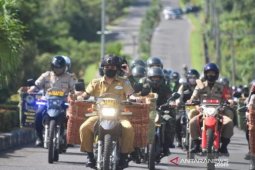 Gubernur dan Forkopimda Babel bagikan sembako langsung ke rumah warga