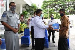 Wali kota serahkan bantuan Jasa Raharja bagi sopir L-300