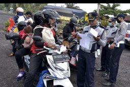 Pemeriksaan pemudik di Tabanan