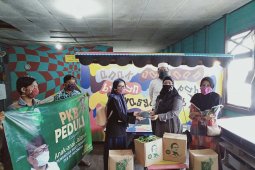 Paket sembako Ketum PKB bantu yayasan anak jalanan Banjarmasin