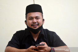 Anggota DPRD Gorontalo Utara urunan dengan masyarakat perbaiki tanggul