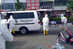 Warga terduga COVID-19 meninggal setelah pingsan di Pasar