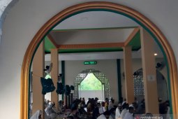 Sebagian warga Gorontalo Shalat Idul Fitri di masjid